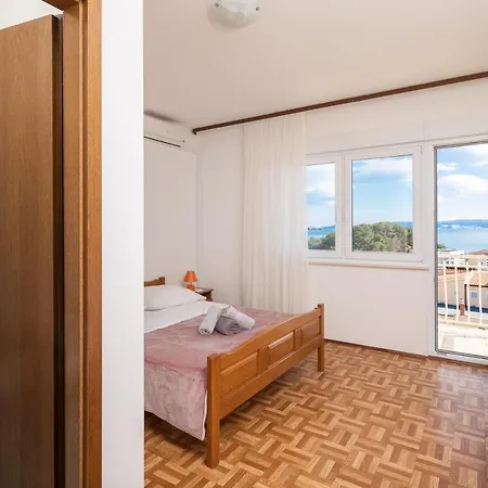 Sunny Apartment Duce